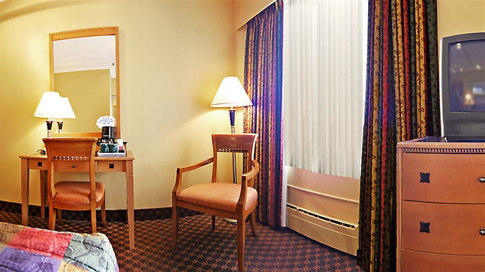 Howard Johnson By Wyndham Vancouver Downtown Eksteriør billede